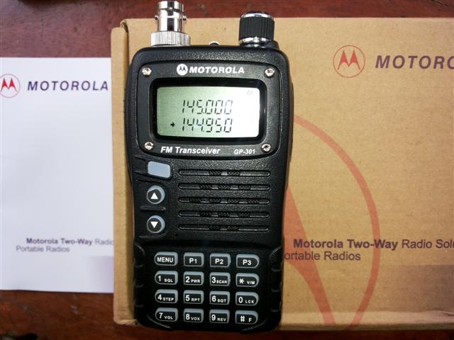 Zoom Máy bộ đàm cầm tay Motorola SMP 818