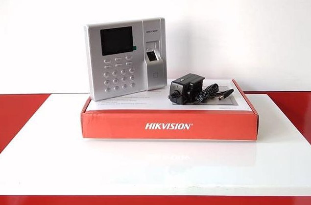 Máy chấm công Hikvision DS-K1T8003MF